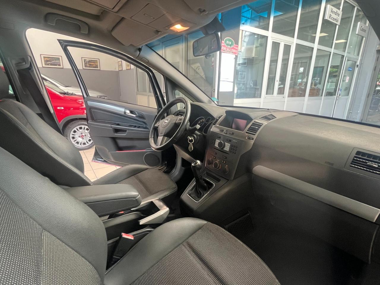 Opel Zafira 1.6 16V Twinport Club 7 POSTI