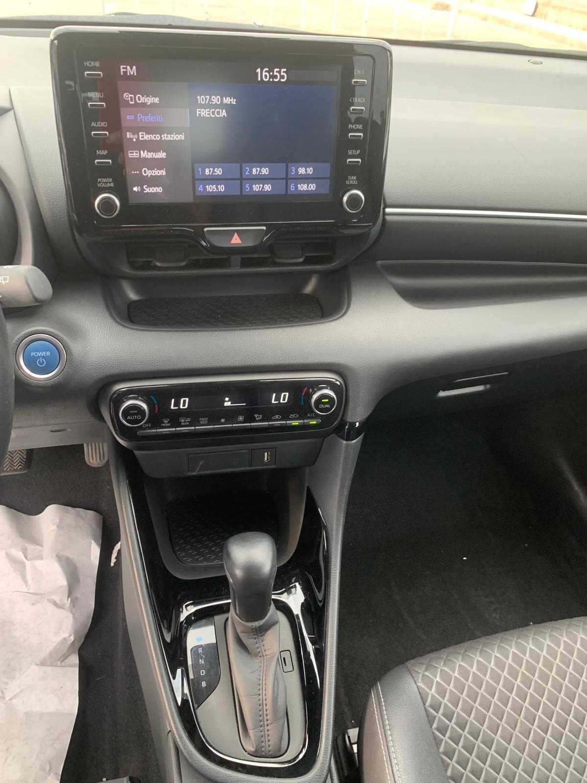 Toyota Yaris 1.5 Hybrid 5 porte Lounge