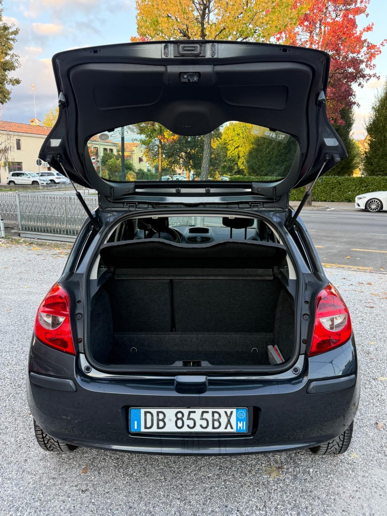 Renault Clio 1.2 16V 5 porte Luxe