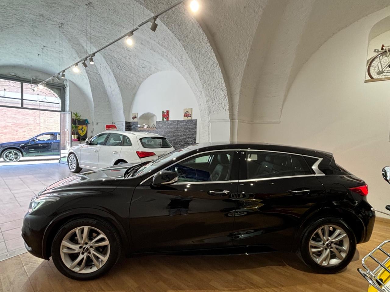 Infiniti Q30 1.5 diesel Premium Tech