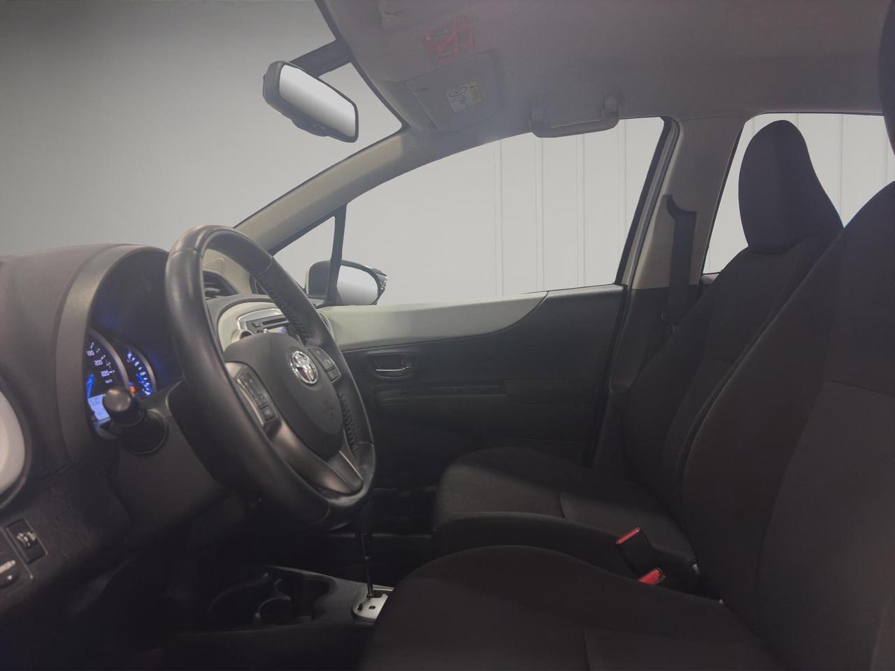 Toyota Yaris 5p 1.5h Lounge+
