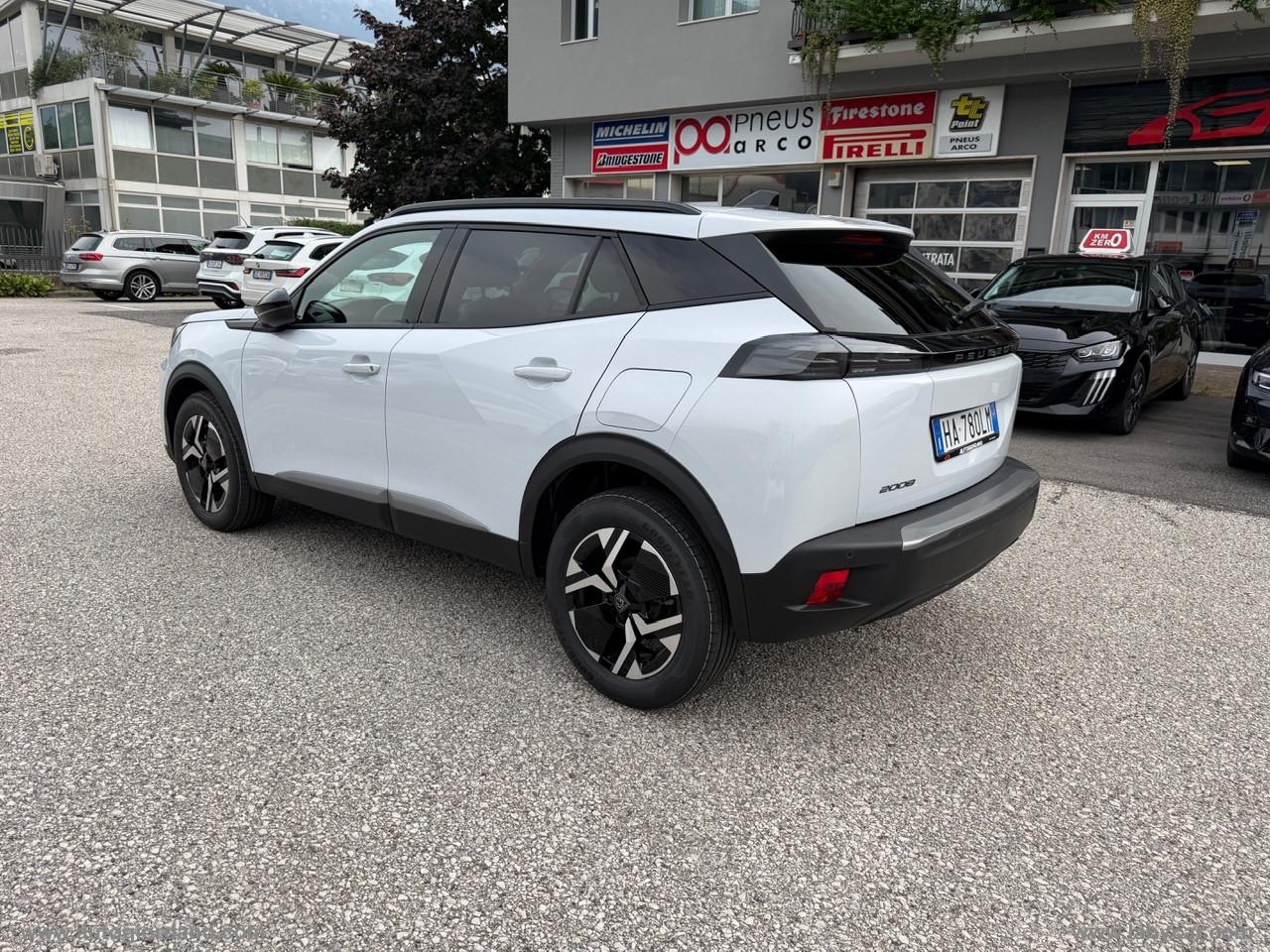 PEUGEOT 2008 PureTech 100 S&S Allure