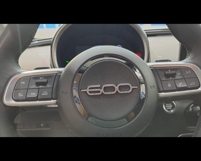 FIAT 600 1.2 hybrid 145cv auto