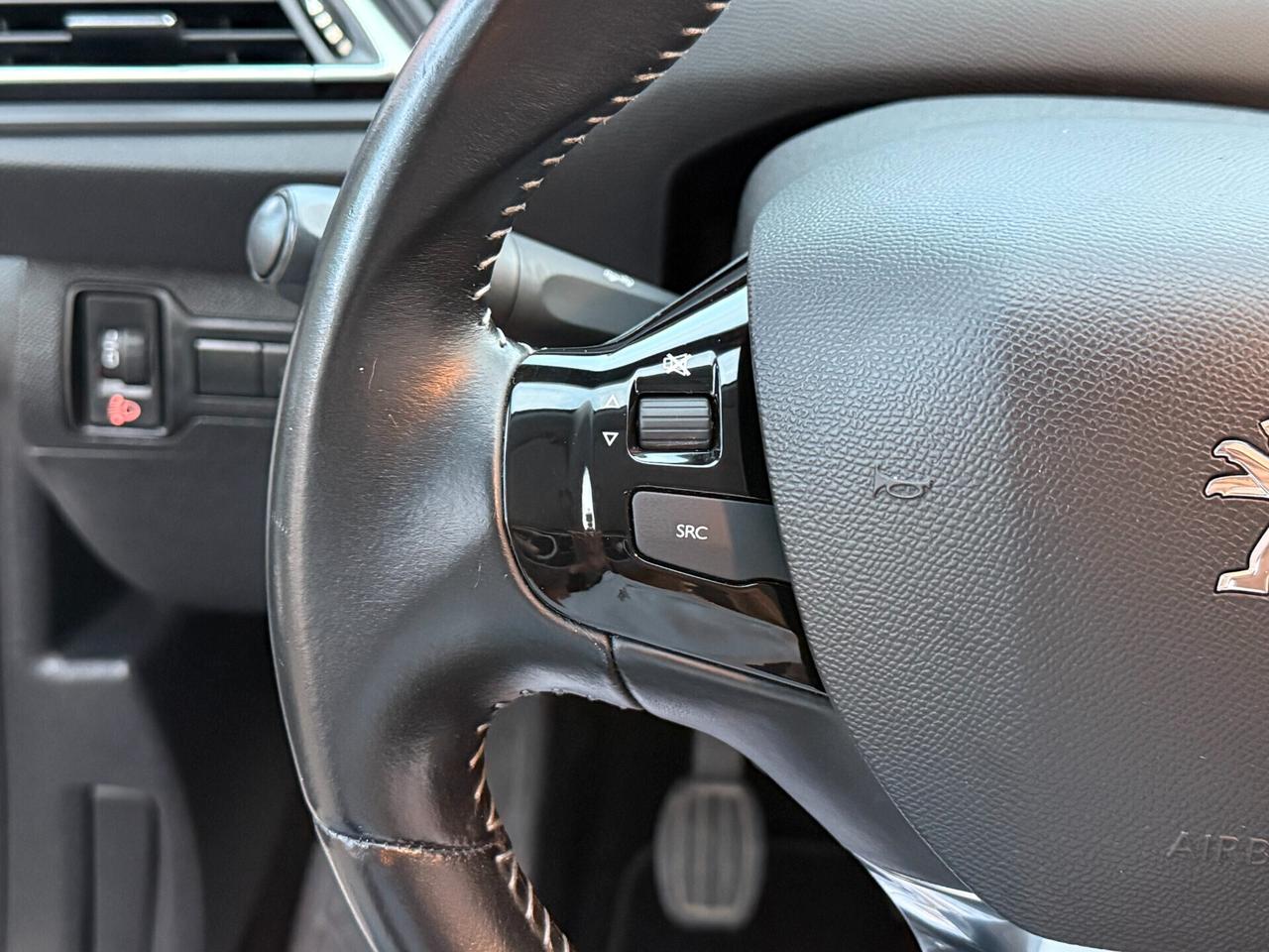 Peugeot 308 1.5 BlueHDi 100 SW NAVI CARPLAY – 2019