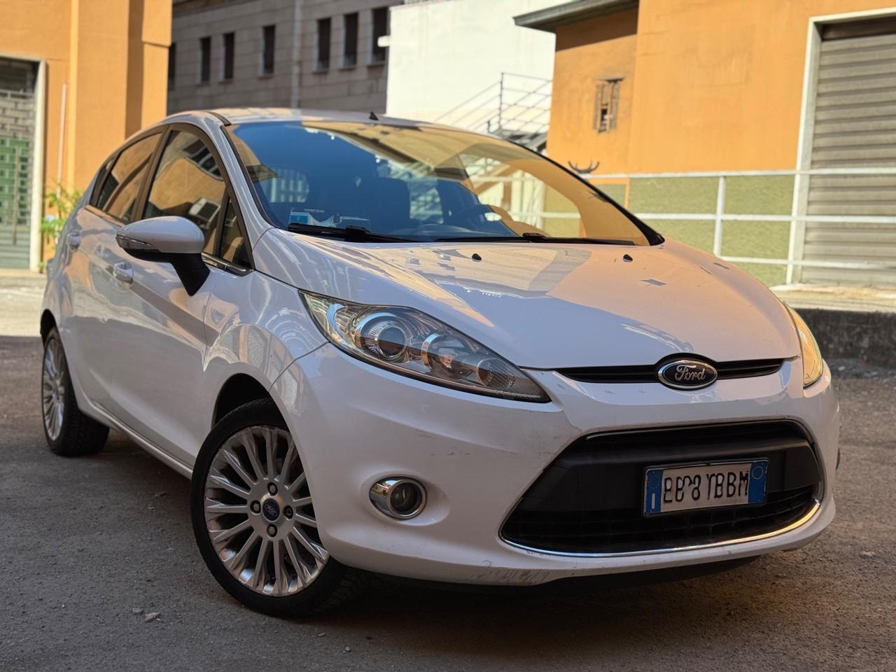 FORD FIESTA 1.2 BENZINA 5.P TITANIUM GARANZIA 12 MESI