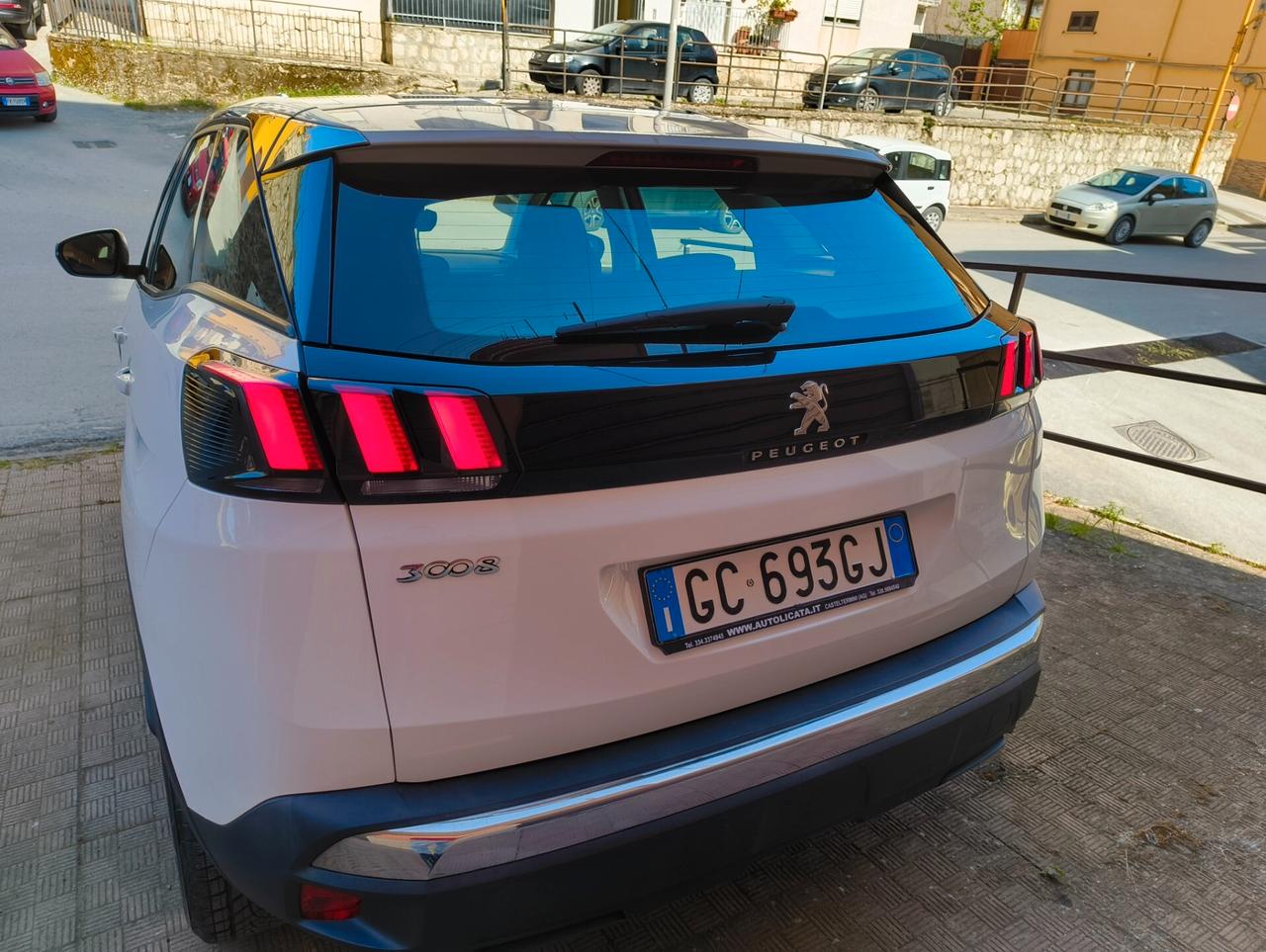 Peugeot 3008 BlueHDi 130 S&S Business