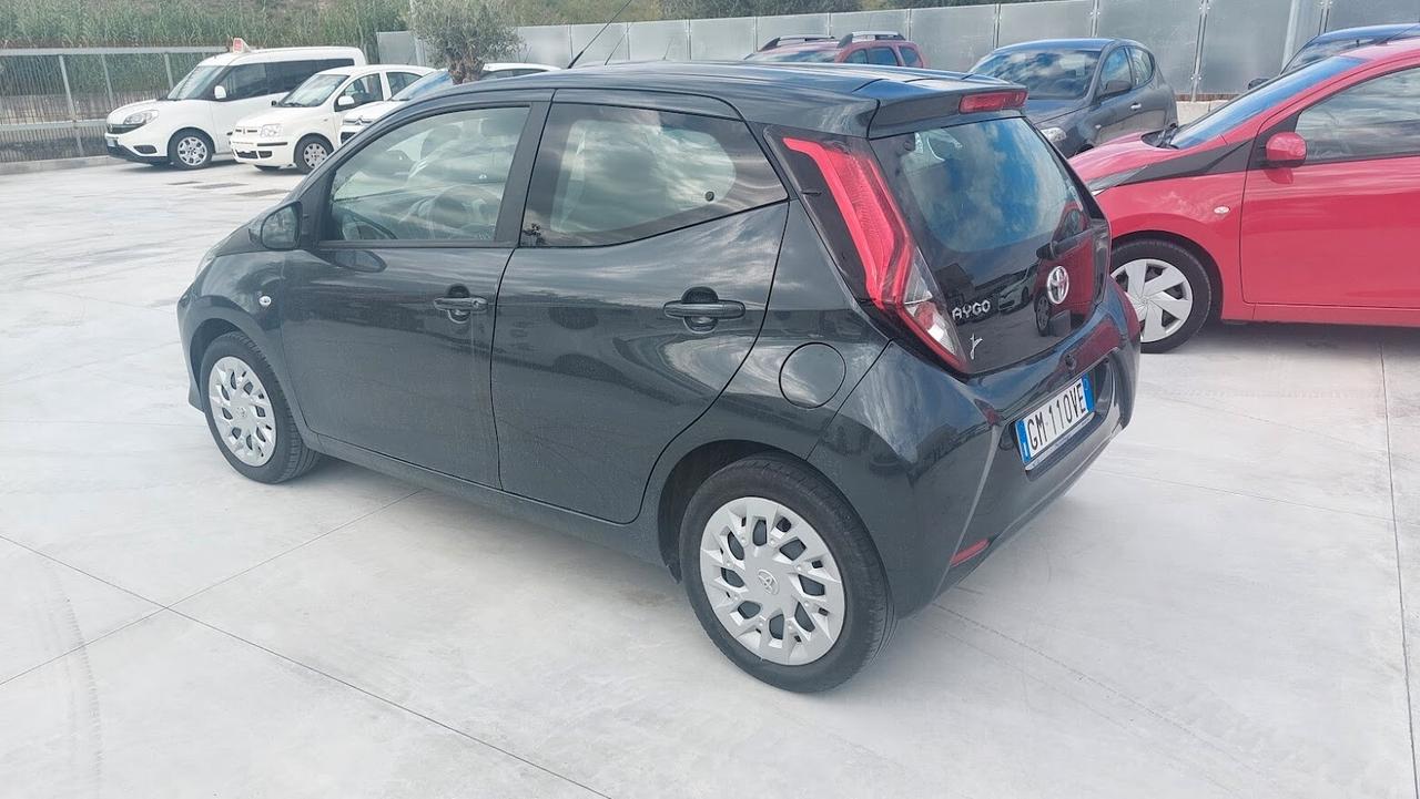 Toyota Aygo Connect 1.0 VVT-i 72 CV 5 porte 2021