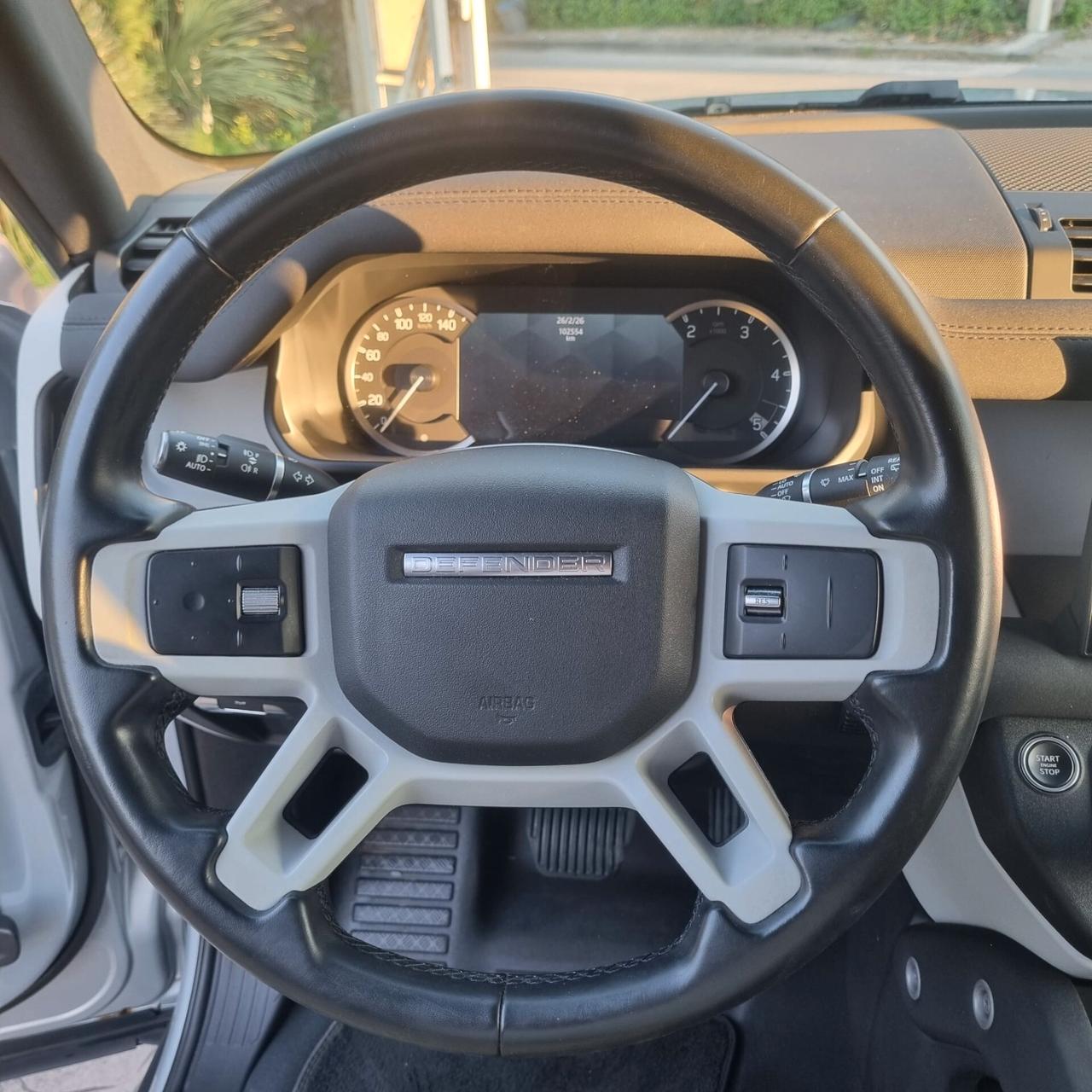 Land Rover Defender 110 3.0D I6 200 CV AWD Auto SE