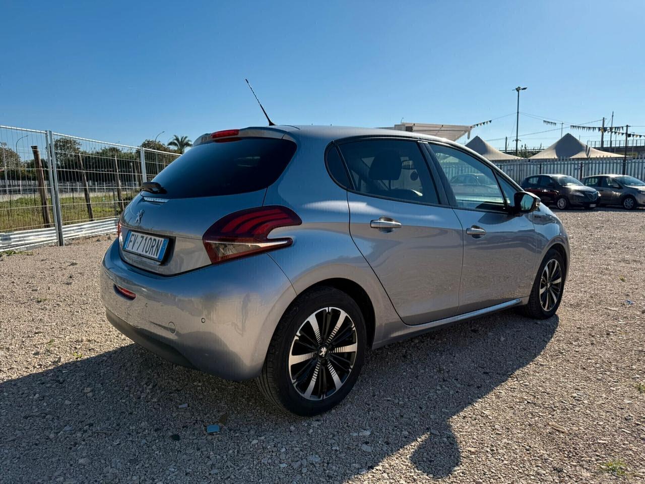Peugeot 208 PureTech 82 Stop&Start 5 porte Signature