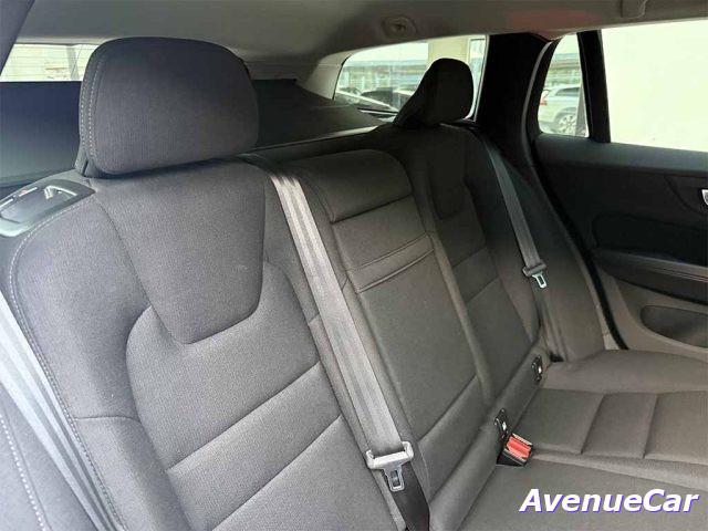 VOLVO V60 Cross Country 2.0 b4 Business Pro awd CERCHI 20' TELECAMERA POST