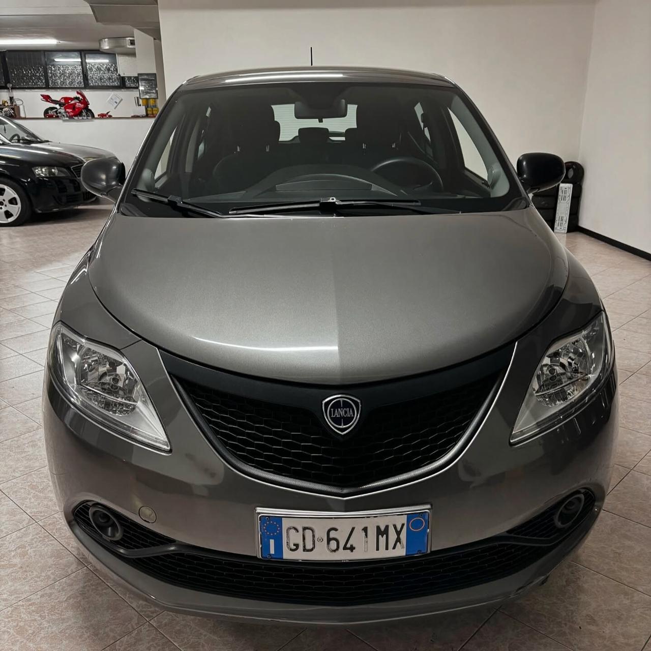 Lancia Ypsilon 1.0 FireFly 5 porte S&S Hybrid Ecochic Gold