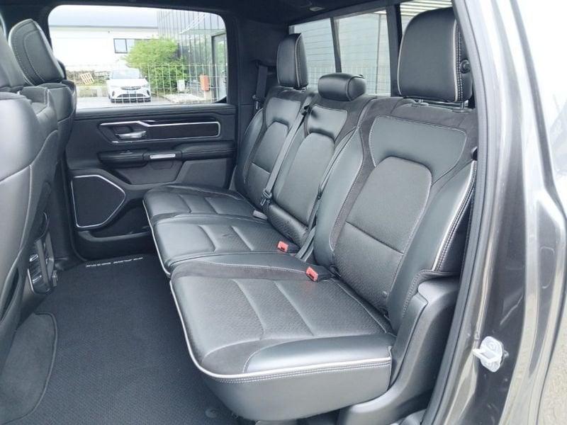 Dodge RAM 1500 5.7 V8 Laramie Night N1