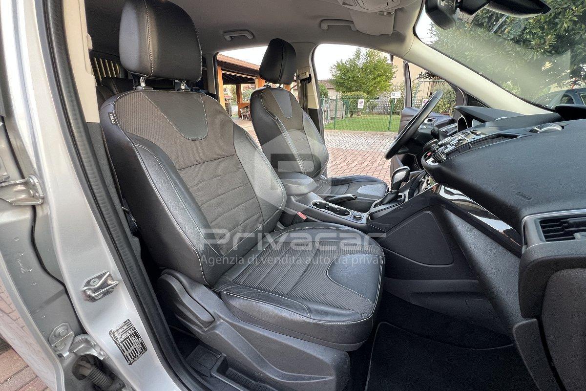 FORD Kuga 2.0 TDCI 140 CV 4WD Powershift Titanium