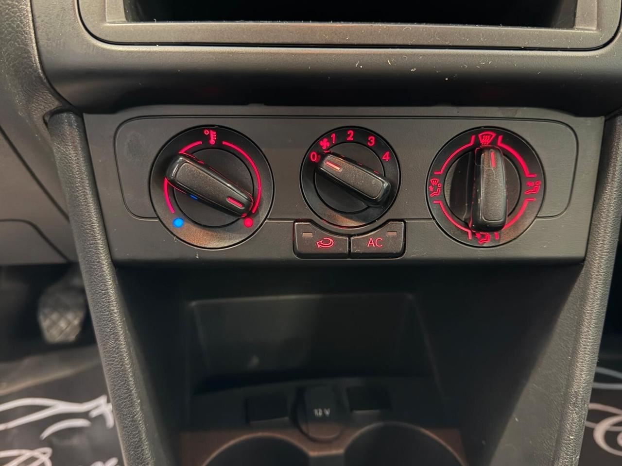 VOLKSWAGEN POLO 1.2 TDI 75CV 55KW OK NEOPATENTATI ANNO 2012