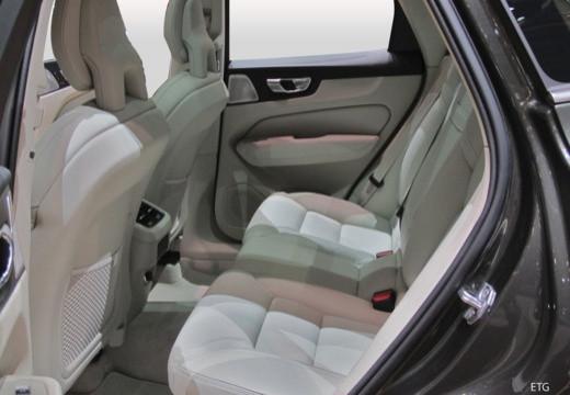 VOLVO XC60 II 2022 - XC60 2.0 b4 Core awd auto