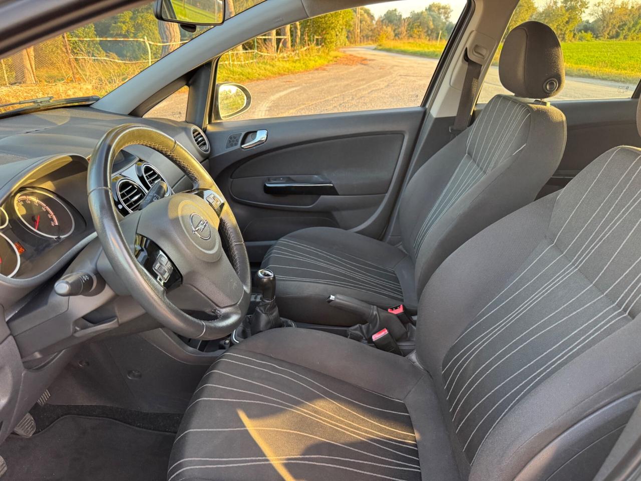 Opel Corsa 1.2 5 porte Cosmo