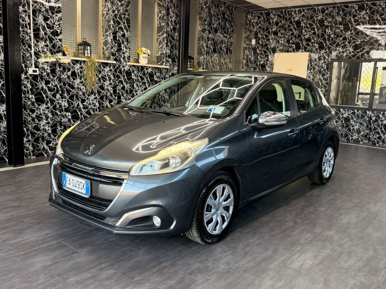 Peugeot 208 1.4 HDi 68 CV 5 porte Allure