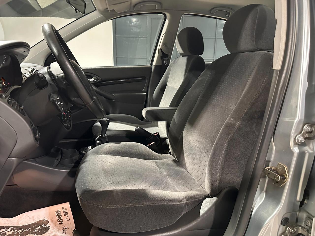 Ford Focus 1.6i 16V -KM REALI-CLIMA
