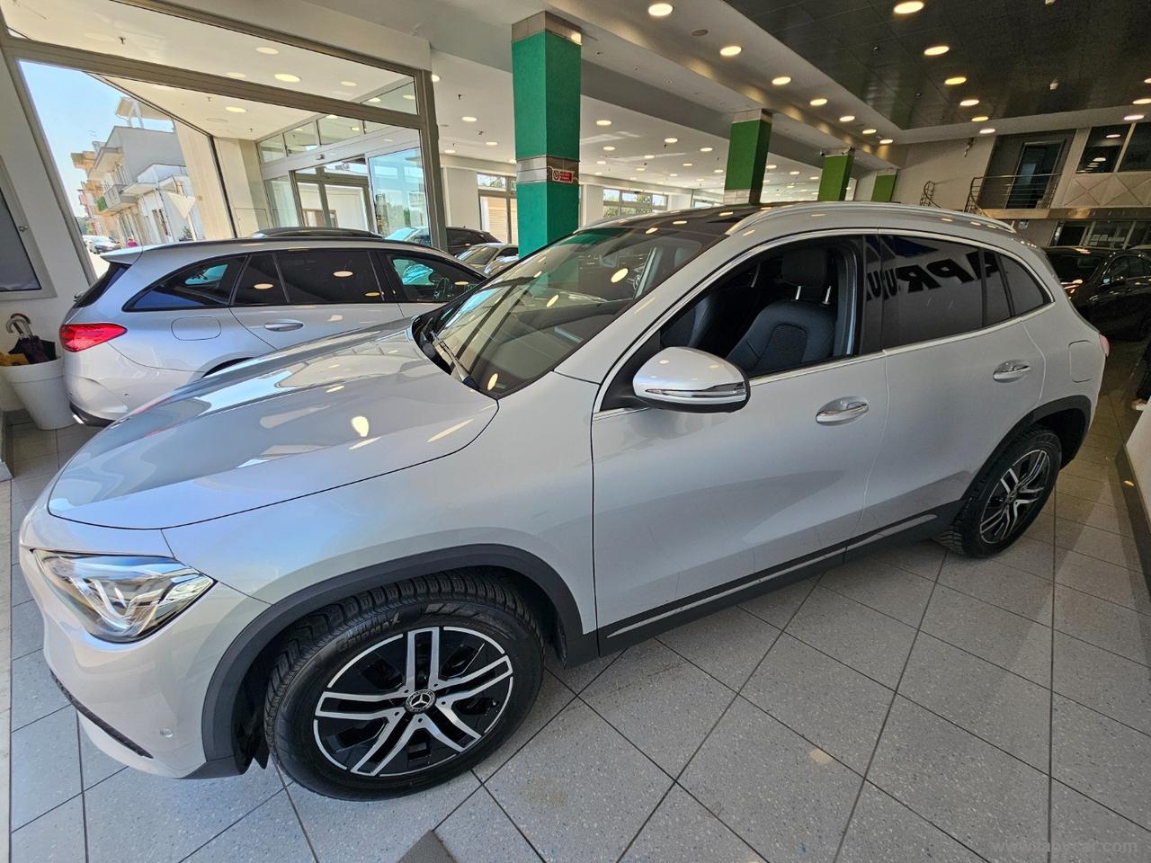 MERCEDES-BENZ GLA 200 d Automatic 4Matic Sport Plus