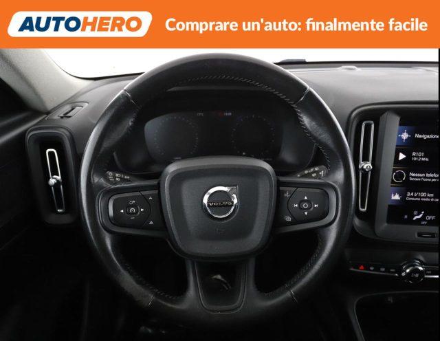 VOLVO XC40 T2 Momentum Core