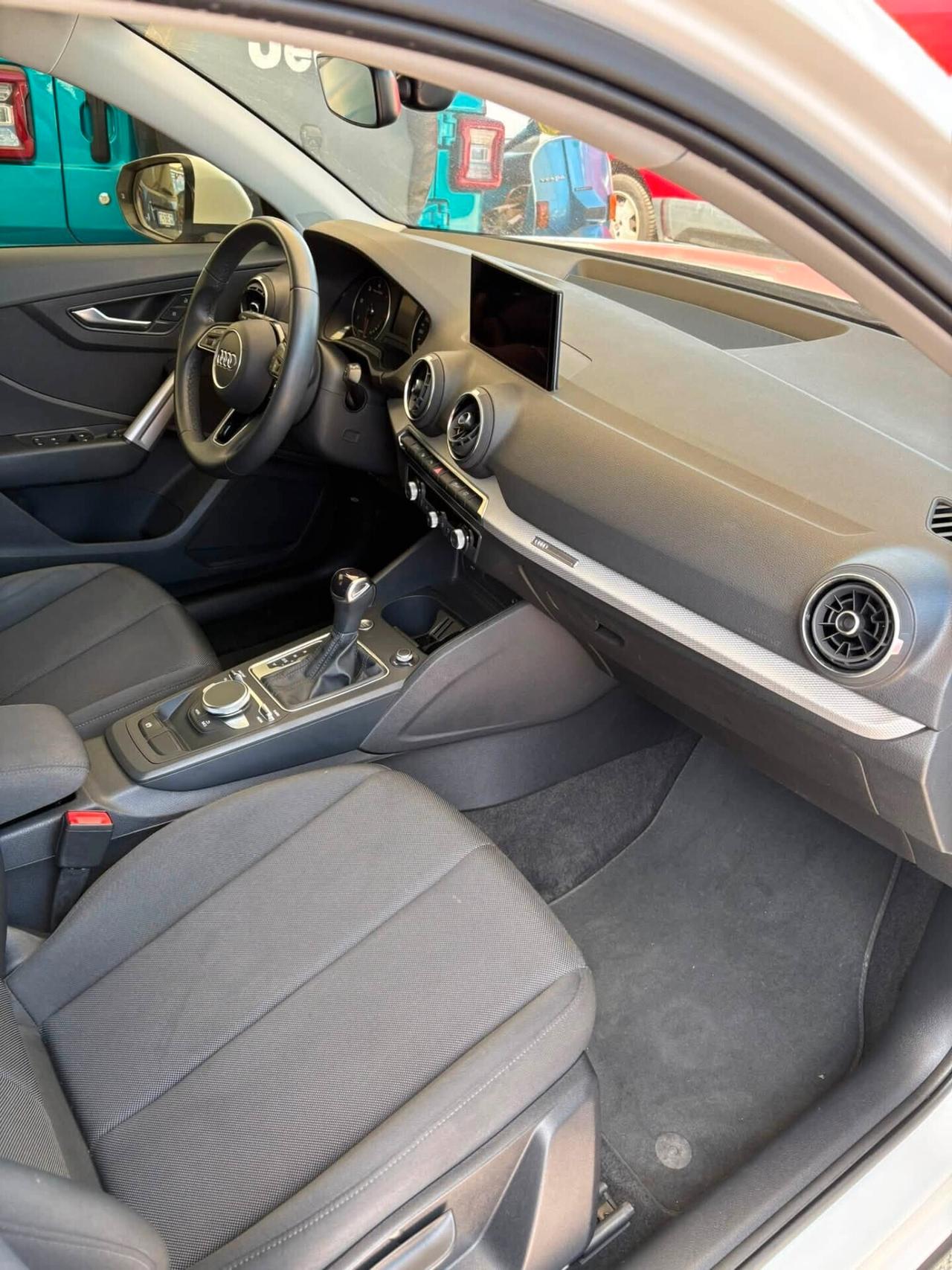 Audi Q2 30 TDI S tronic Business Advanced
