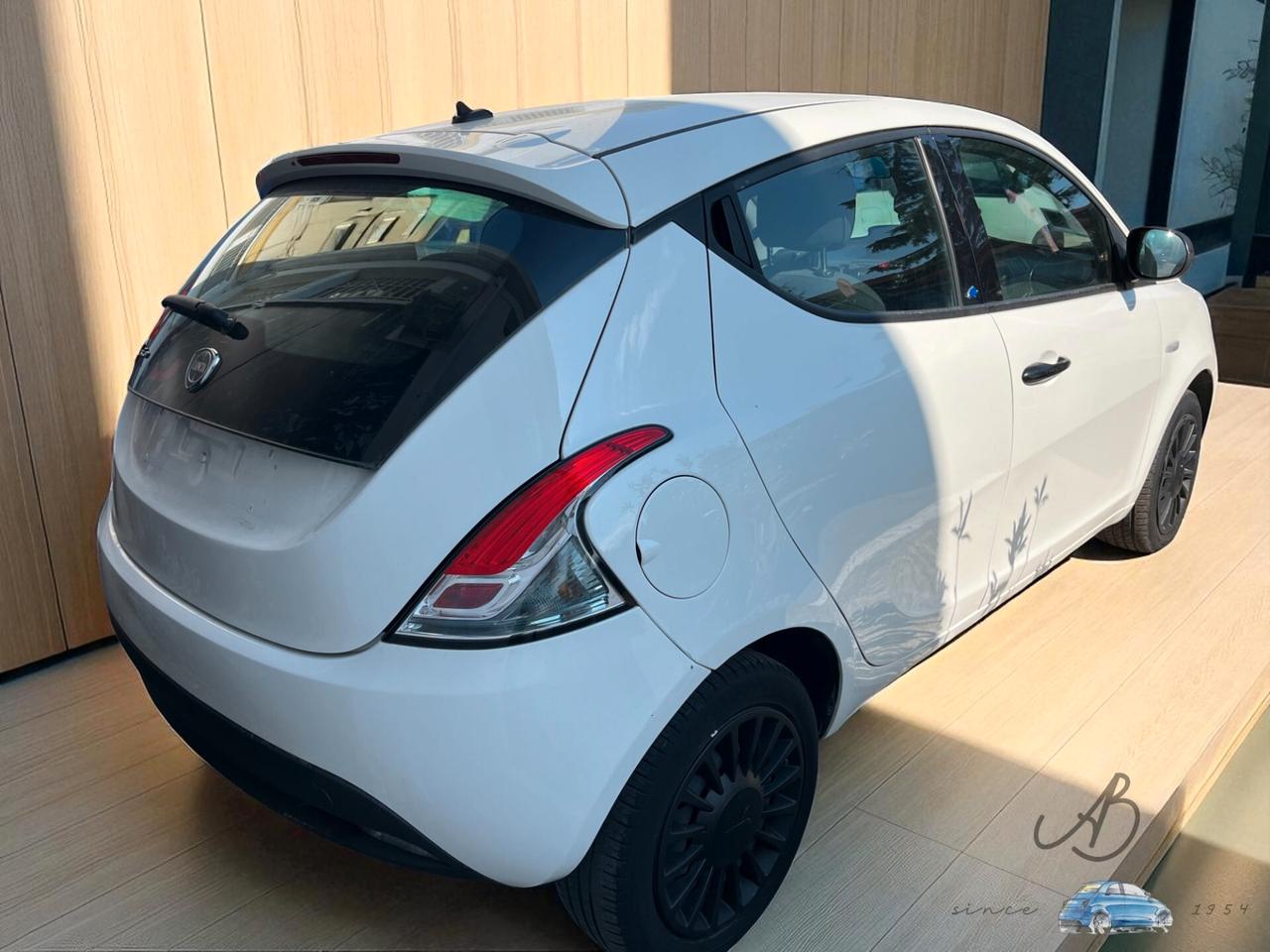Lancia Ypsilon 1.2 69 CV 5 porte GPL Ecochic Elefantino Blu