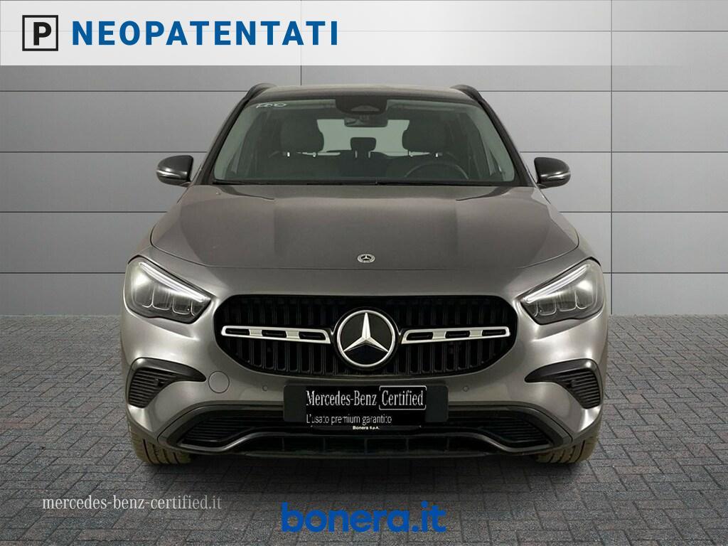 Mercedes GLA 180 180 D Progressive Advanced Plus 8G-DCT