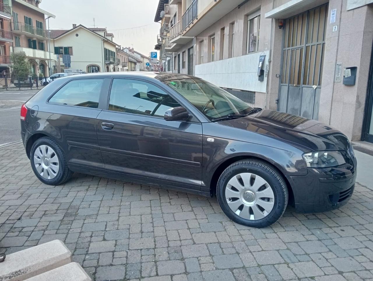 Audi A3 2.0 16V TDI S tronic 140 CV