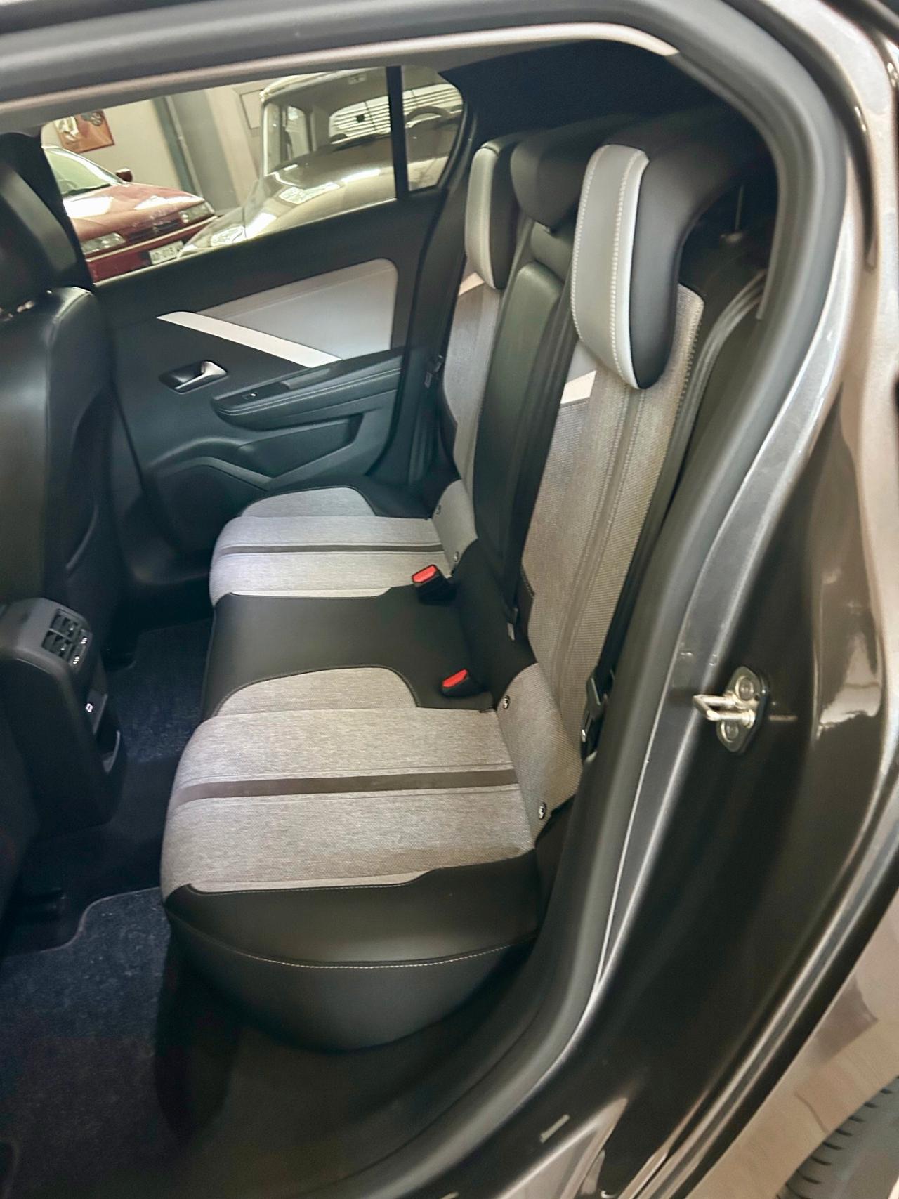 Opel Astra 1.2 Turbo 130 CV Business Elegance
