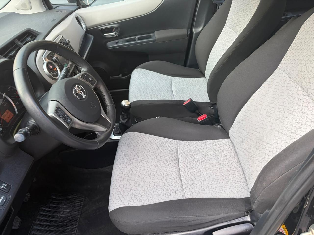 Toyota Yaris 1.0 5 porte Active