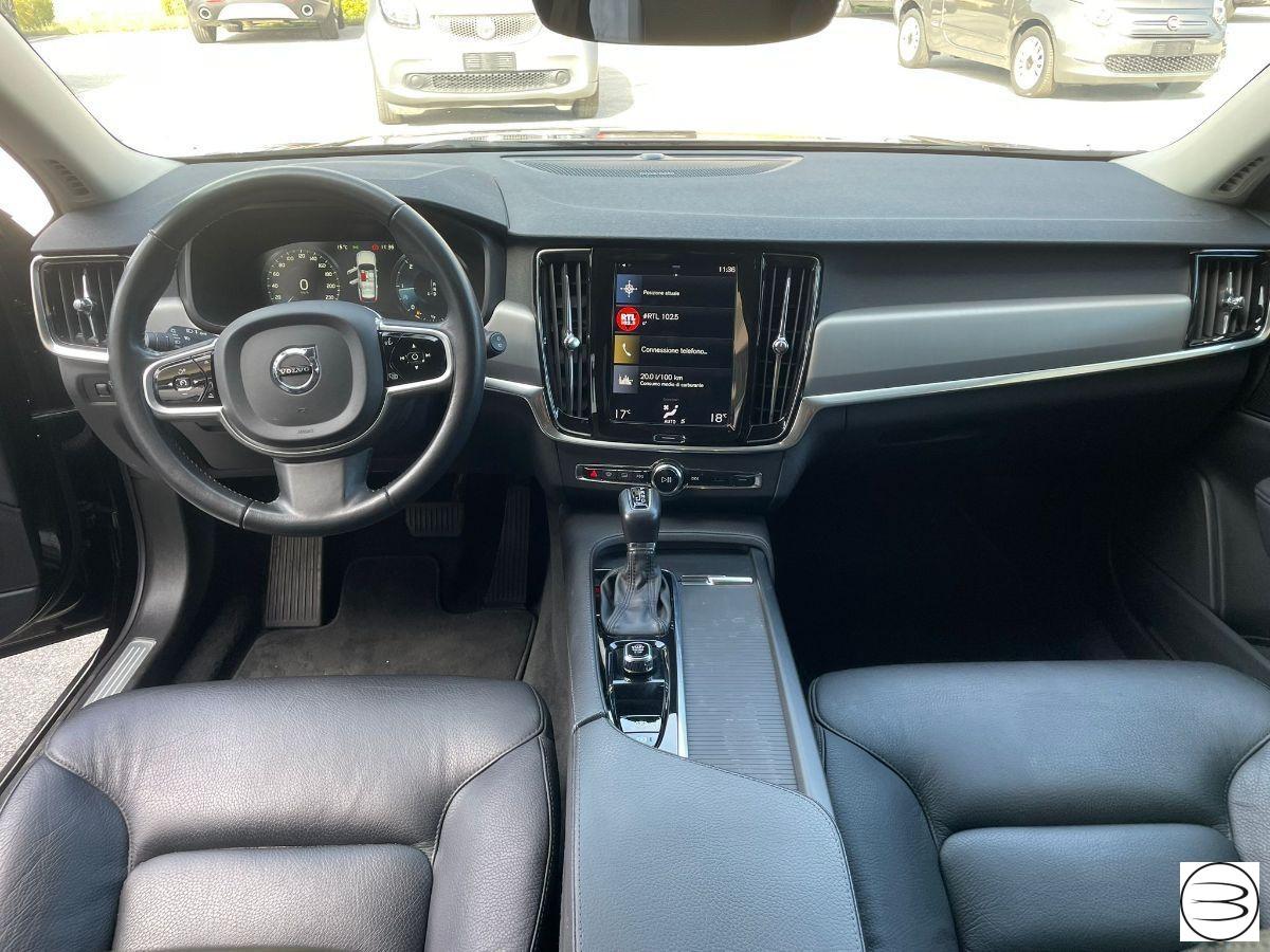 VOLVO - V90 - D3 Geartronic Momentum