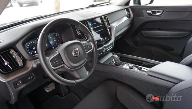 VOLVO XC60 B4 (d) AWD Geartronic Momentum