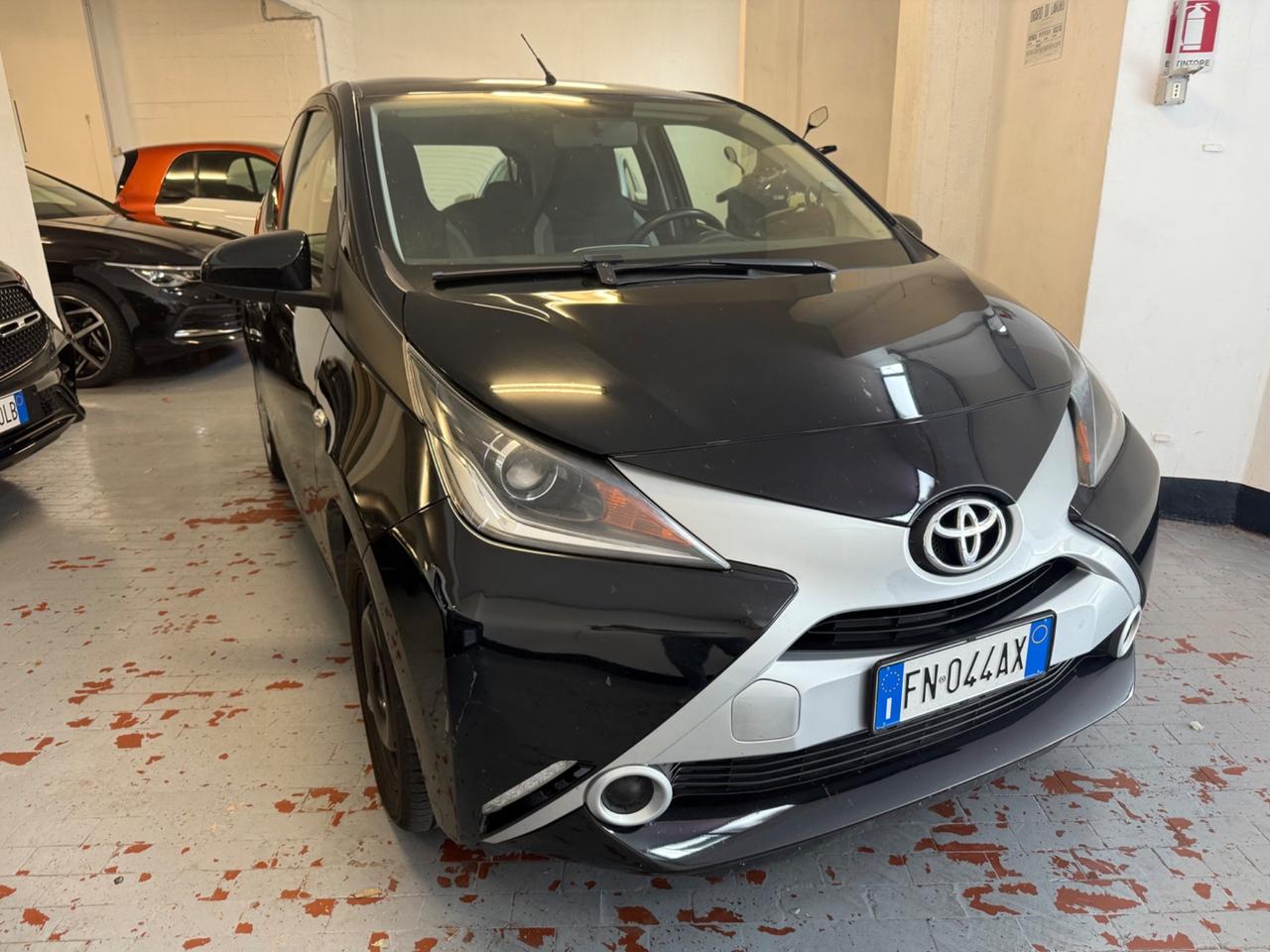 Toyota Aygo 1.0 VVT-i 72 CV 5 porte x-trend