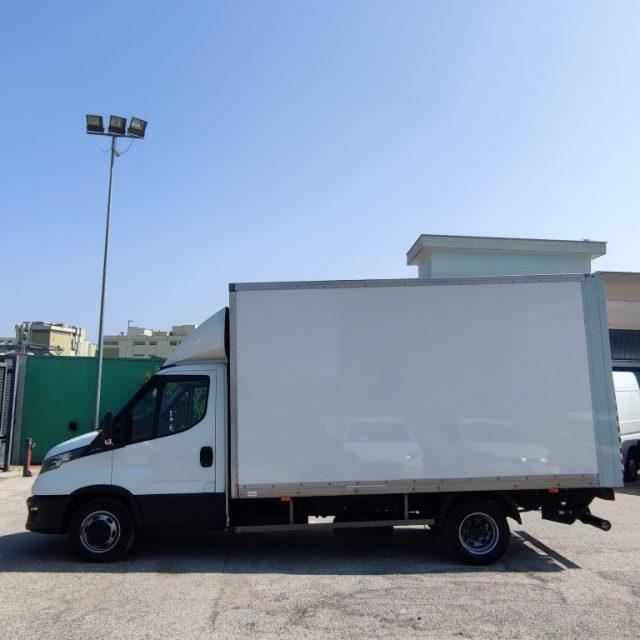 IVECO DAILY 35C16 BOX CON SPONDA POSTERIORE CARICATRICE