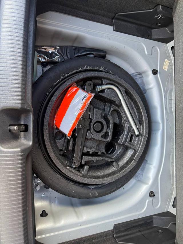 AUDI Q2 35 TDI S tronic Business