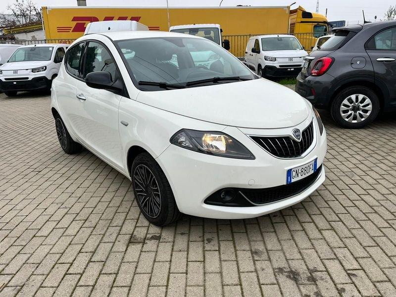 Lancia Ypsilon 1.0 FireFly 5 porte S&S Hybryd Gold