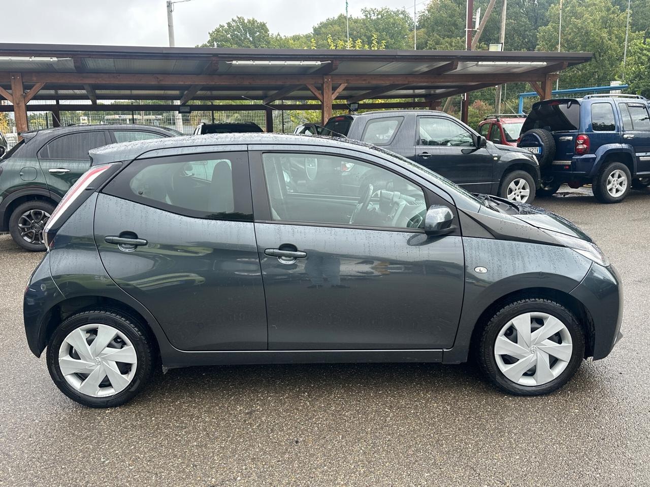 Toyota Aygo 1.0 VVT-i 69 CV 5 porte AUTOMATICA