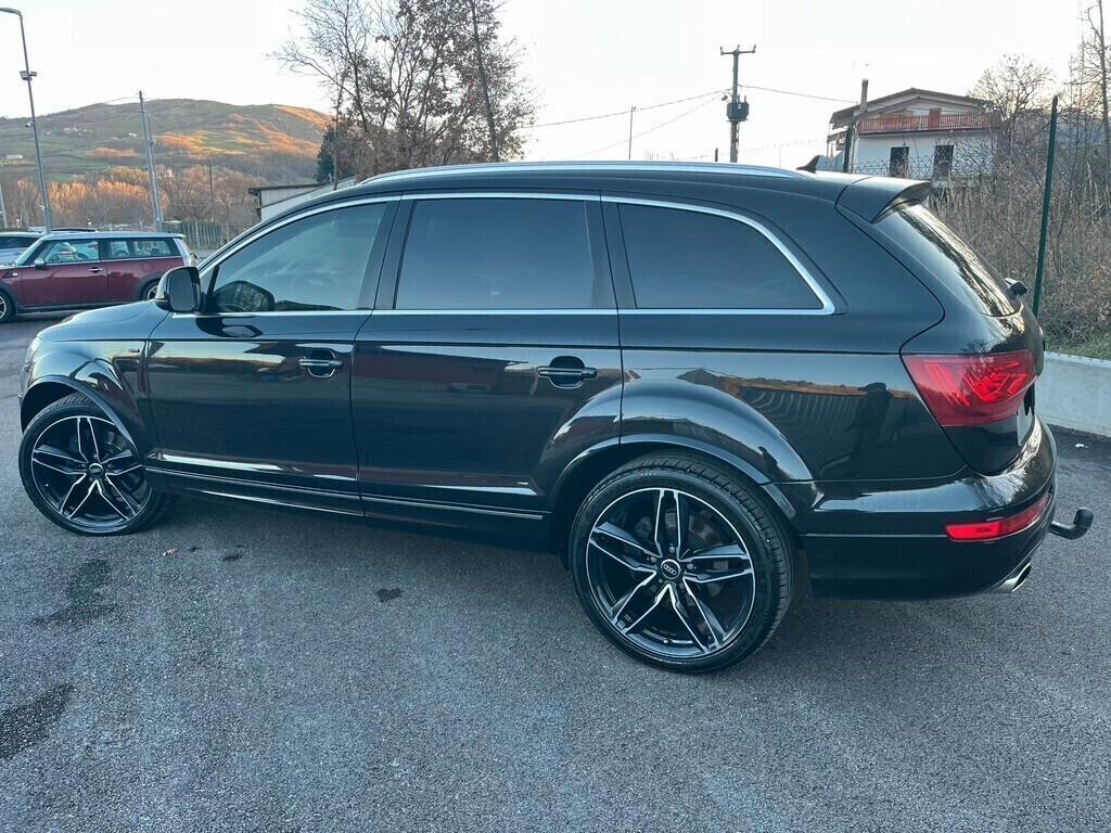 Audi Q7 3.0 V6 TDI 233CV quattro tiptronic S-LINE