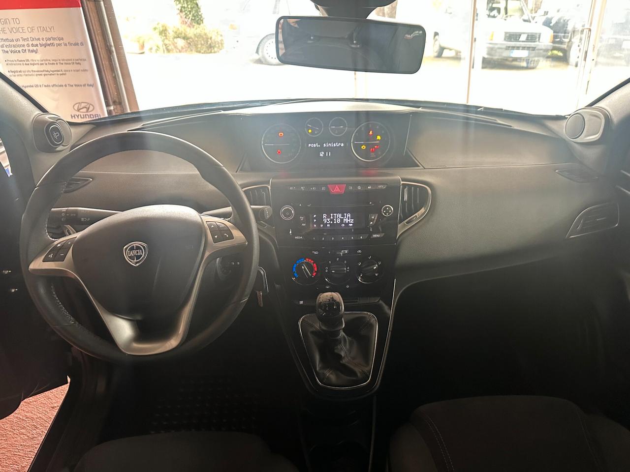 Lancia Ypsilon 1.2 69 CV 5 porte Gold