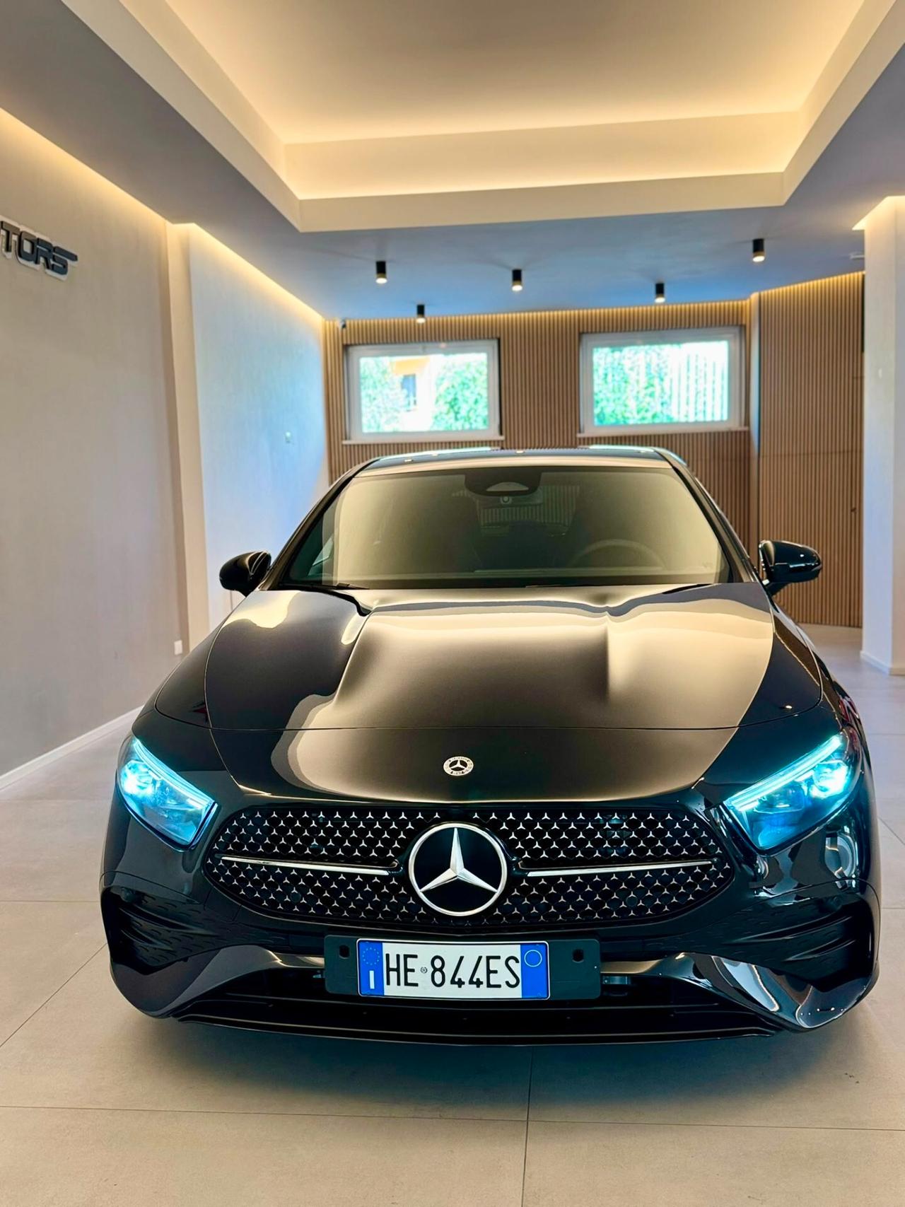 MERCEDES-BENZ A180 AUTOMATIC AMG LINE PREMIUM FULL