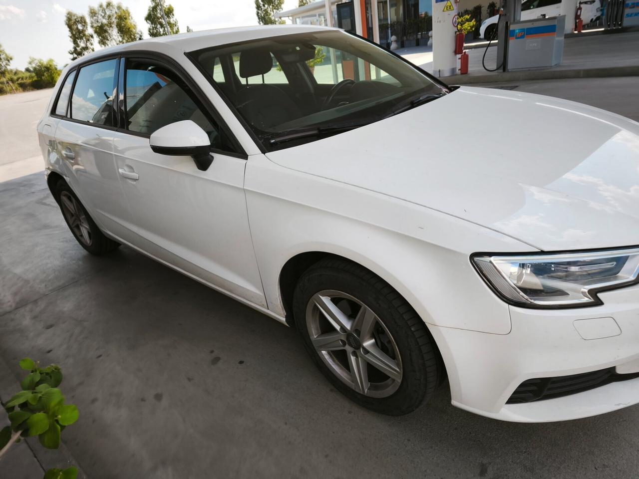 Audi A3 SPB 30 TDI S tronic Business 115 CV