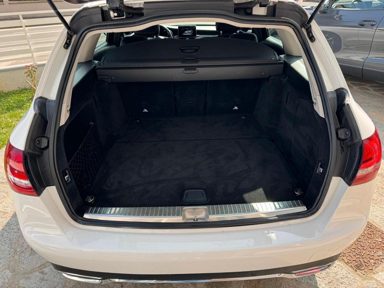 MERCEDES C 220 D S.W. AUTO SPORT