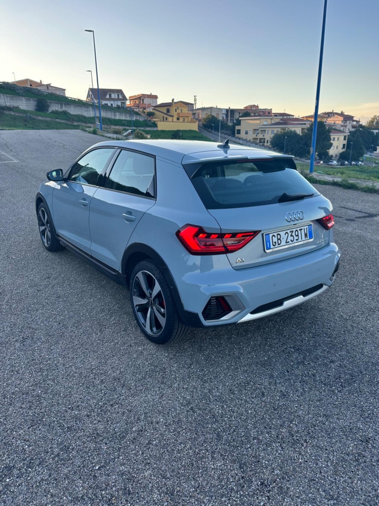 Audi A1 citycarver 30 TFSI S tronic Admired