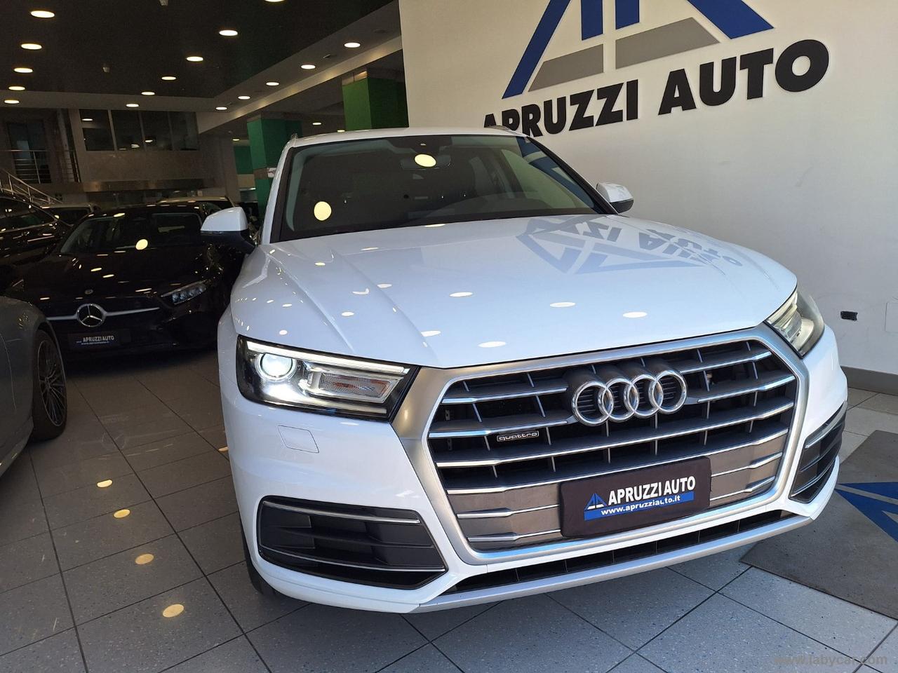 AUDI Q5 2.0 TDI quattro S tronic Business