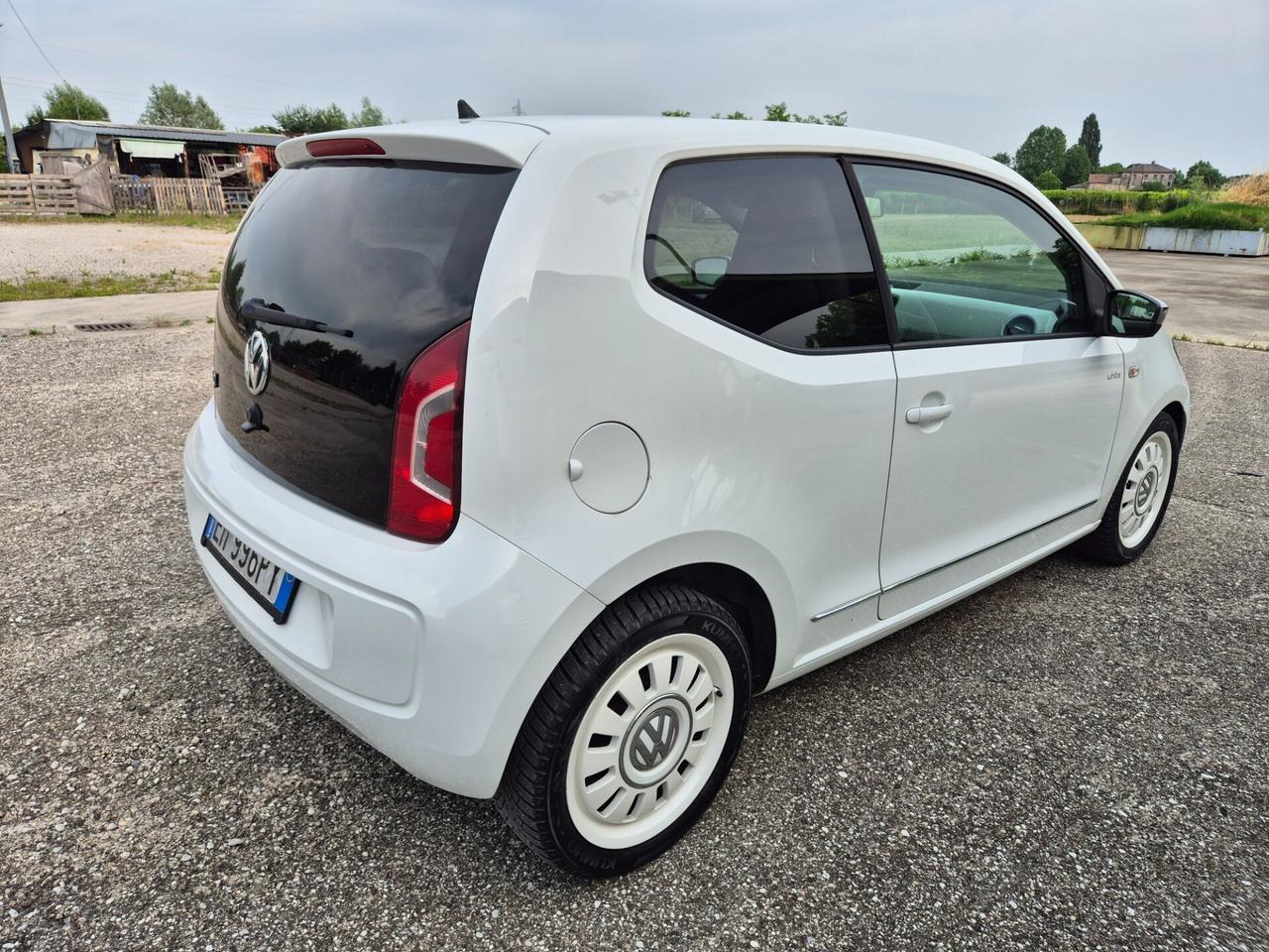 Volkswagen up! 1.0 75 CV 3p. white
