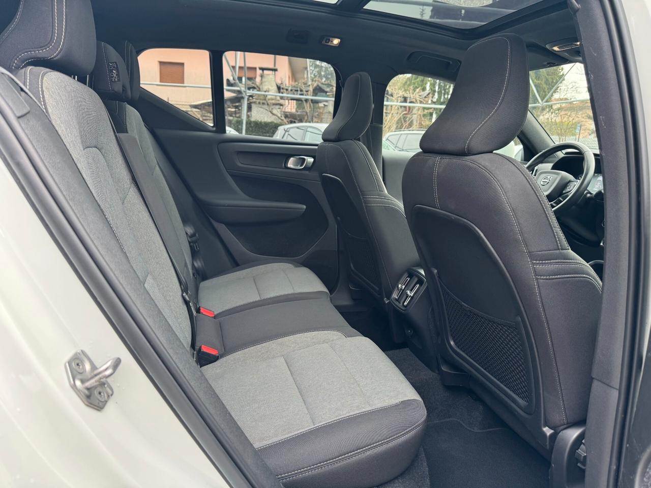 Volvo XC40 T2 Geartronic Momentum Pro