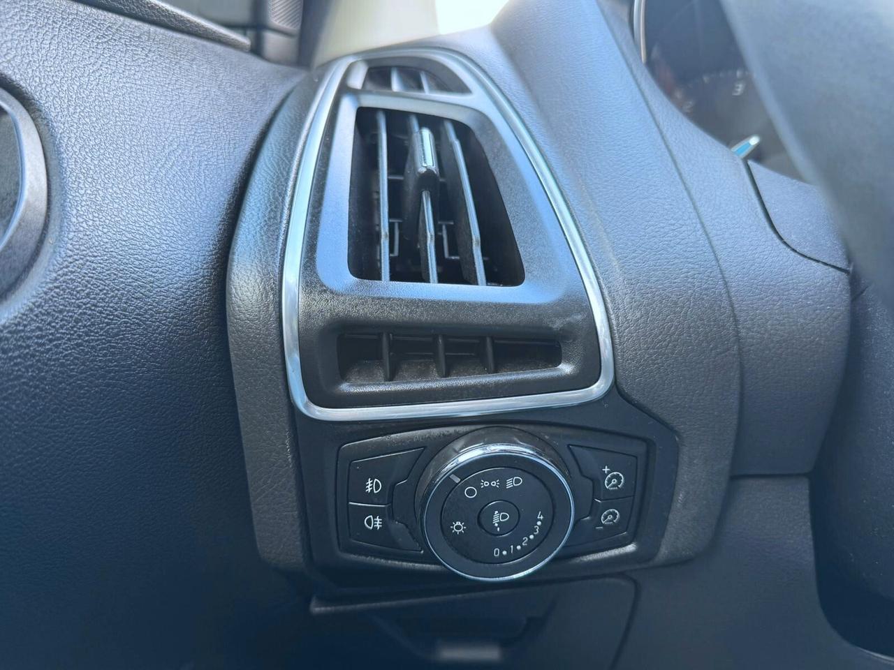 Ford Focus 1.6 TDCi 115 CV Berlina Titanium