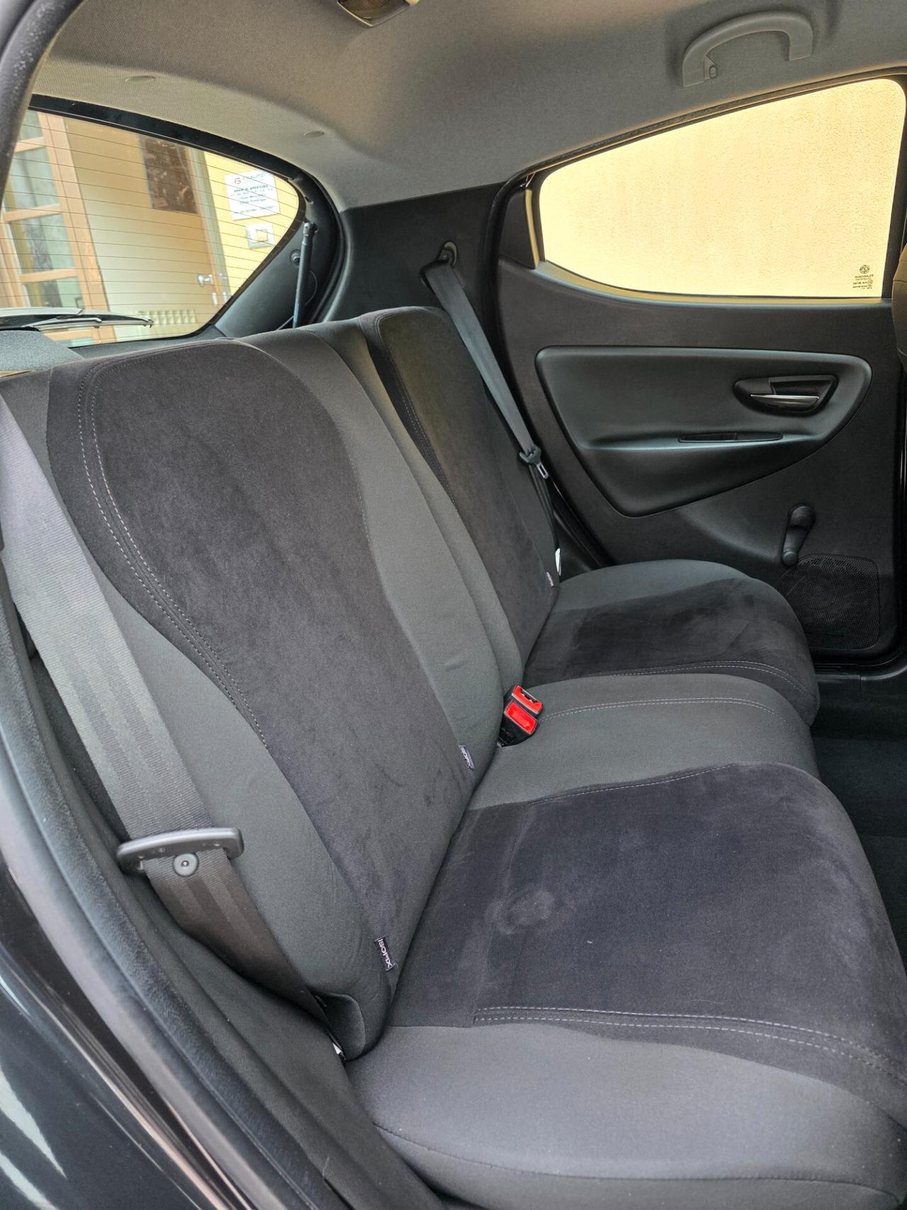 Lancia Ypsilon 0.9 TwinAir 85 CV 5 porte Metano Ecochic Gold