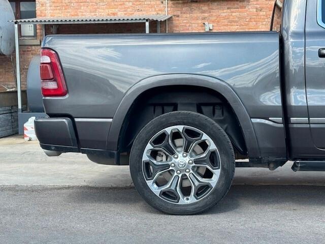 DODGE RAM 1500 LIMITED CREW CAB 4x4 5.7L V8