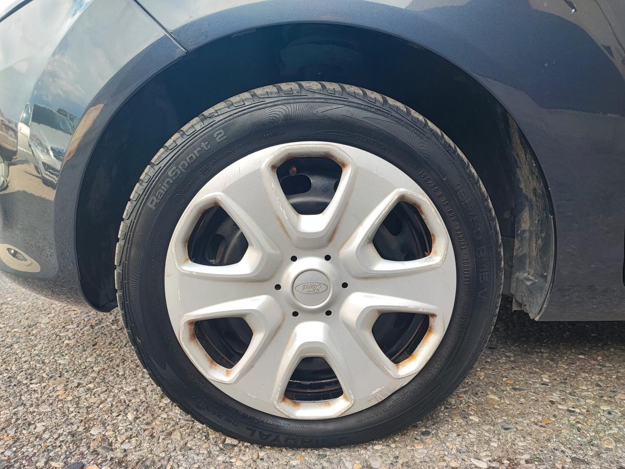Ford Fiesta 1.2 BENZINA NEOPATENTATI 5 PORTE 2009
